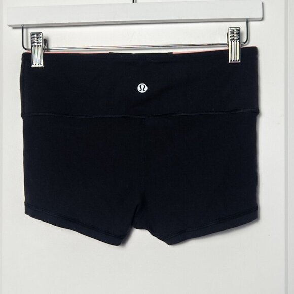 Lululemon Boogie Short 2"" - 4 Black / Quilt Spring13 - Picture 5 of 10